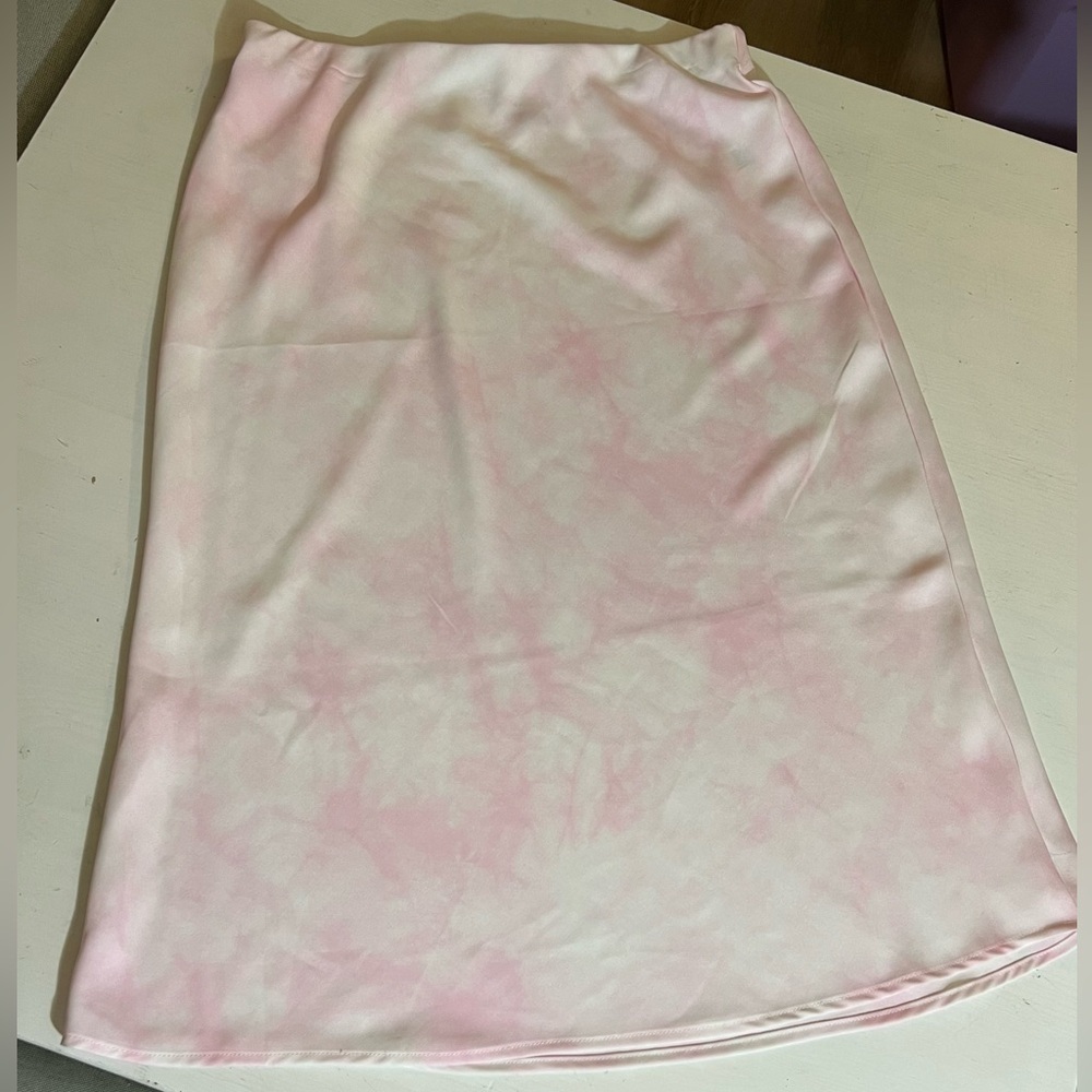 white/pink skirt